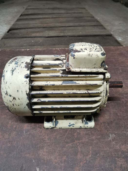 Silnik elektryczny 3 fazowy 2.2kw 1410obr