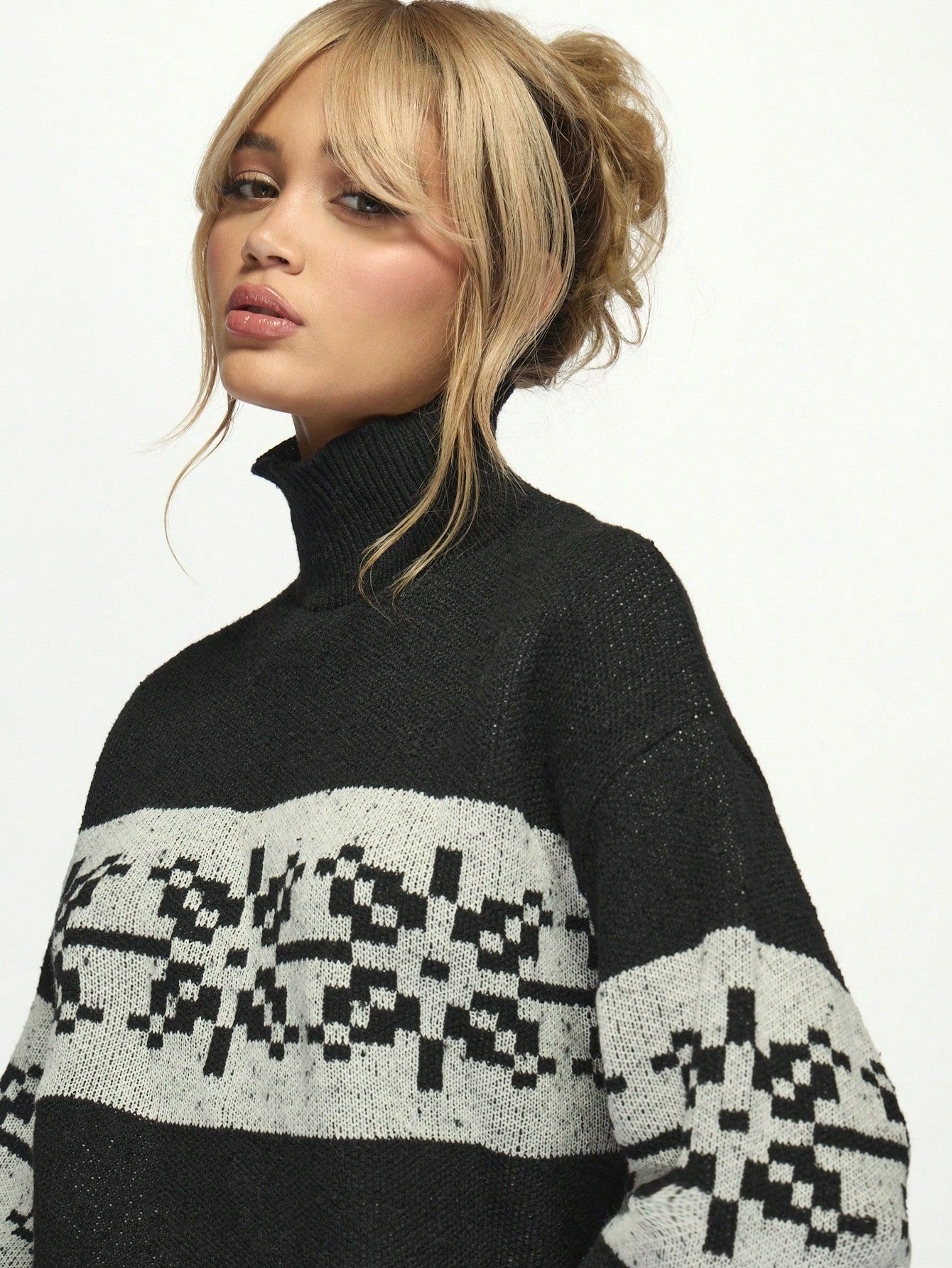 Sweterek Wełniany Oversize Z Golfem Czarno-Biały Casual Missguided S