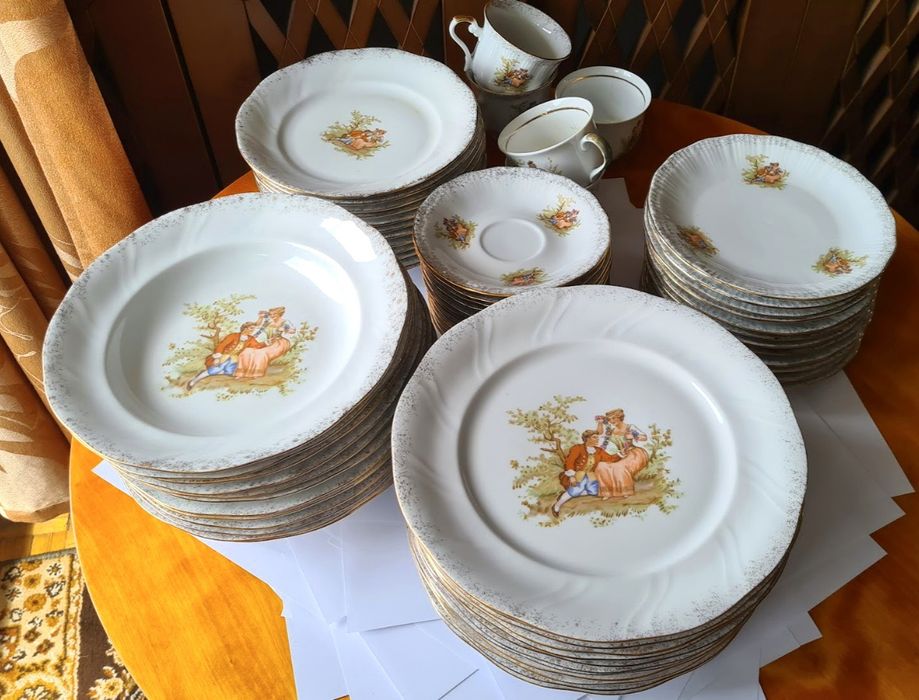 CHODZIEŻ Miłość Wiedeńska Serwis Obiadowo-Kawowy dla 12 osób/86 Części