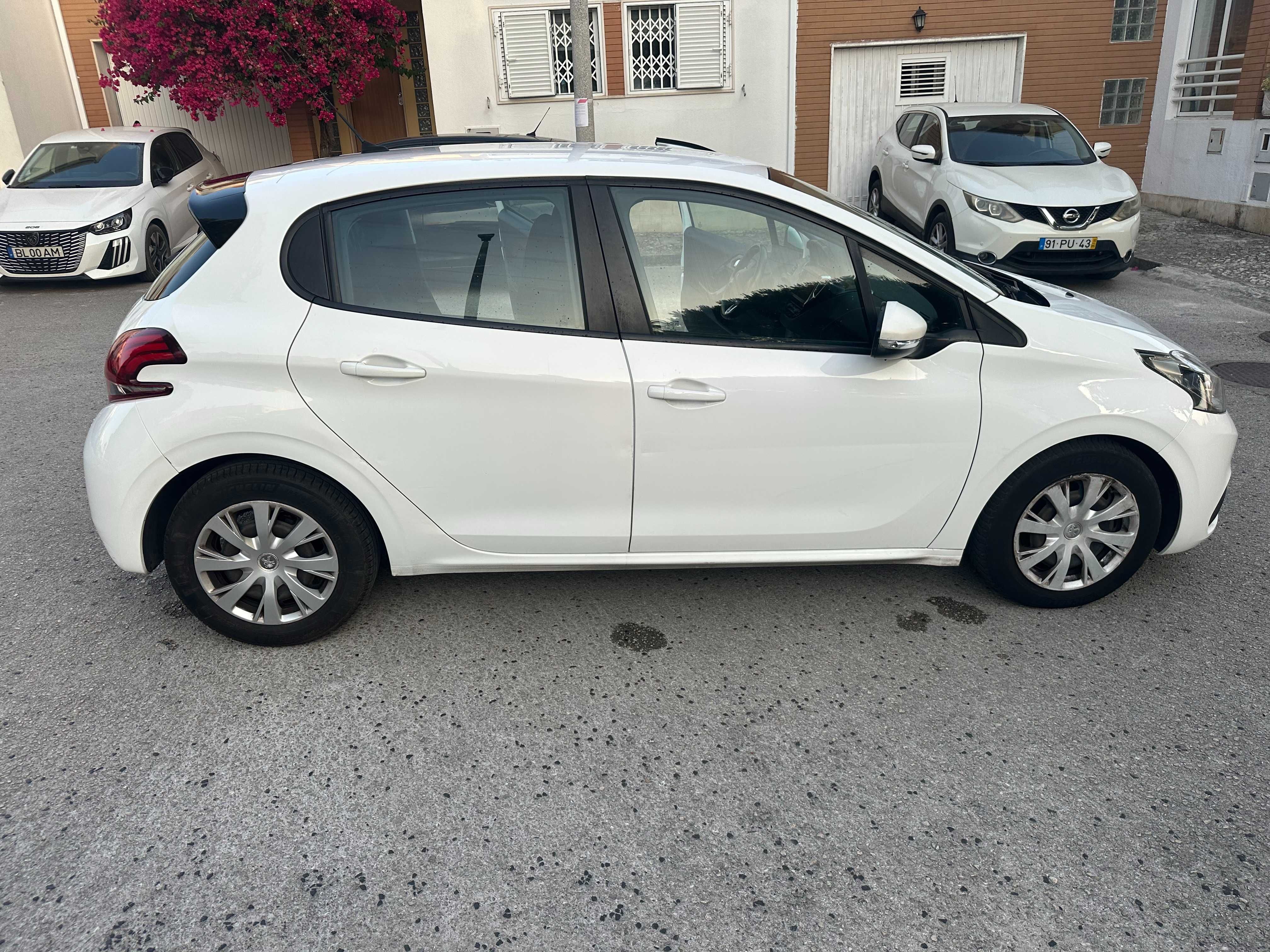 Peugeot 208 1,6hdi ALLURE