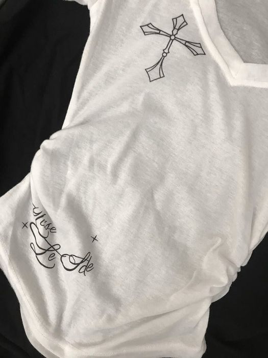 Белая майка женская с принтом y2k opium
Размер S, если нужны замеры -