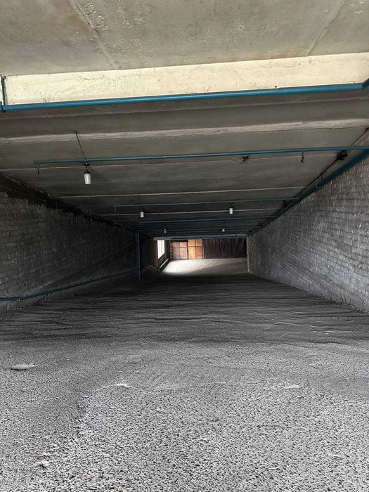 Гараж-стоянка  Північний, Коновальця   1700  у.о.