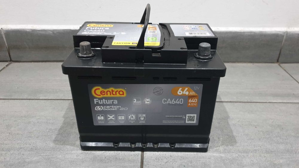 Akumulator używany CENTRA FUTURA 12V 64AH 640A