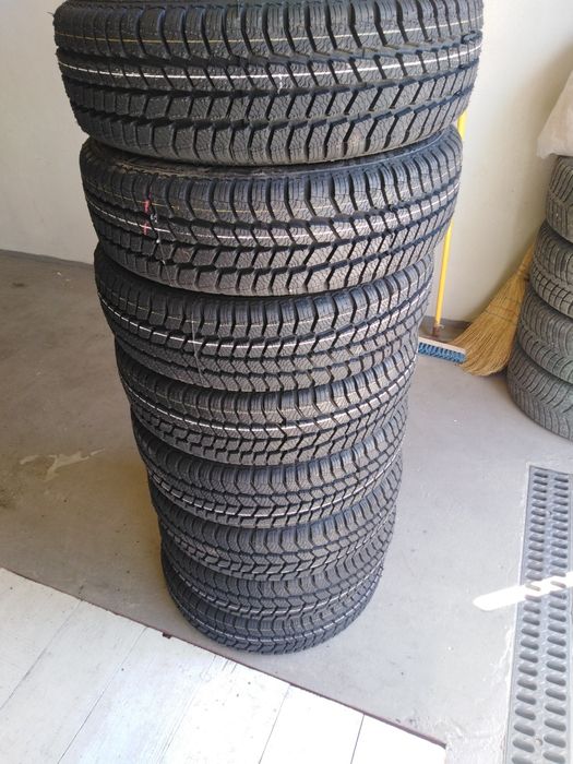 Sprzedam opony nowe zimowe bieżnikowane 175/65R14