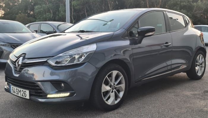 Clio IV Tce 90cv Limited 2017 - Impecável