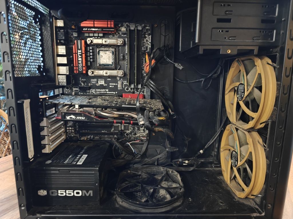 Wygłuszony komputer i7 920 8GB DDR3 GTX 970 Fractal Design