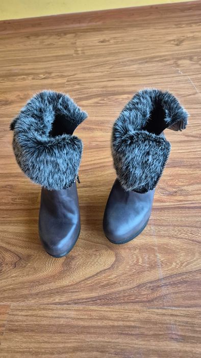 Kozaki skórzane na koturnie