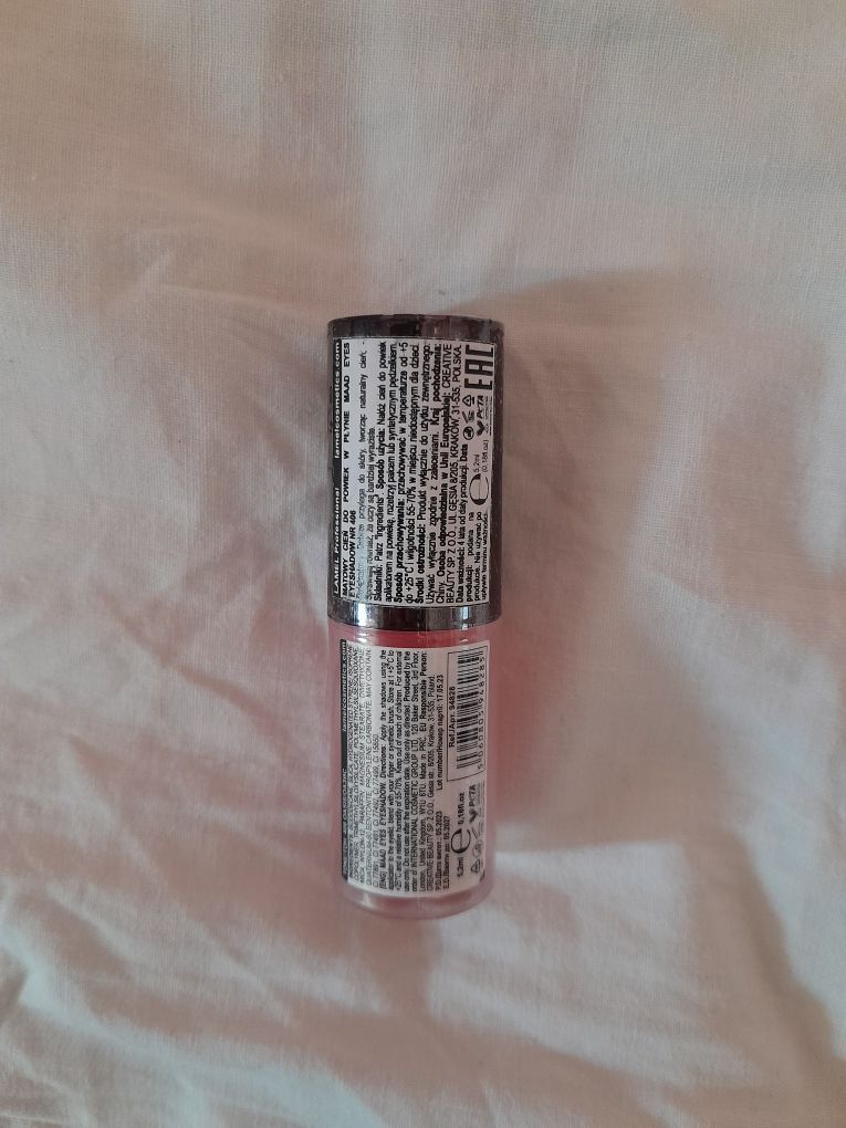Nowy cień do powiek w płynie w kolorze różowym lamel