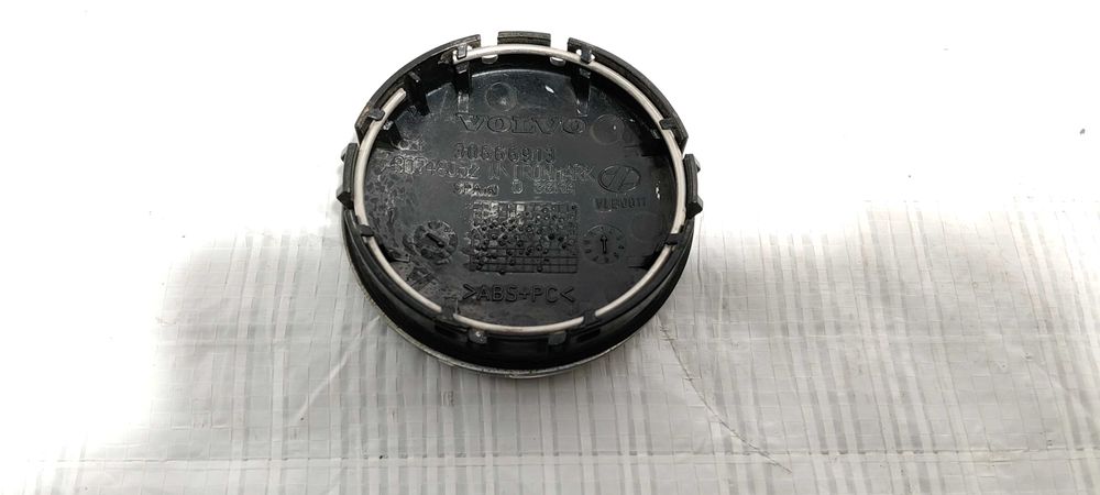 Dekielki Zaślepki Kapsle Kołpaczki Vovlo