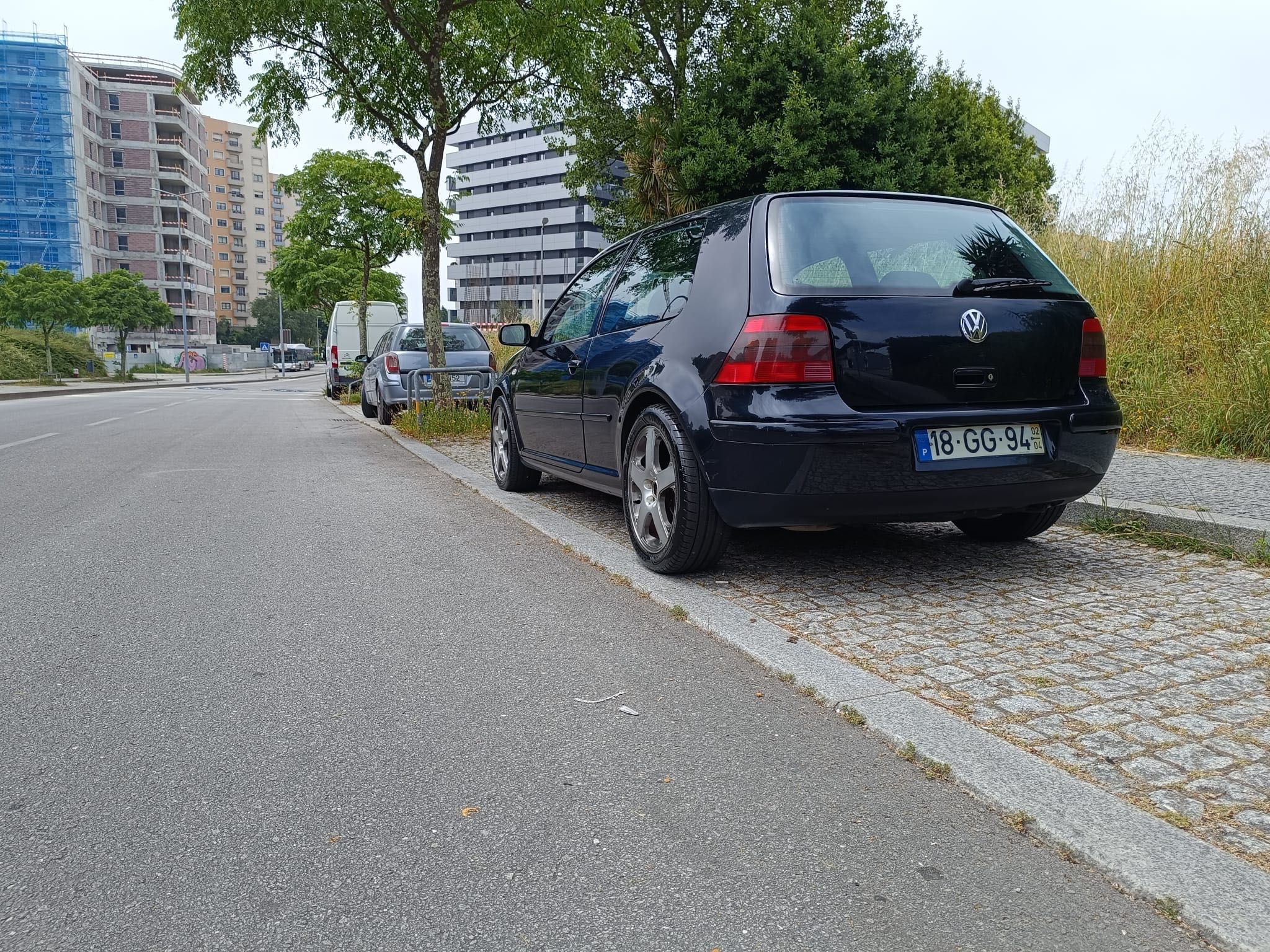 Vendo/Troco VW Golf IV 1.9 TDI PD100 por Honda X-adv 750