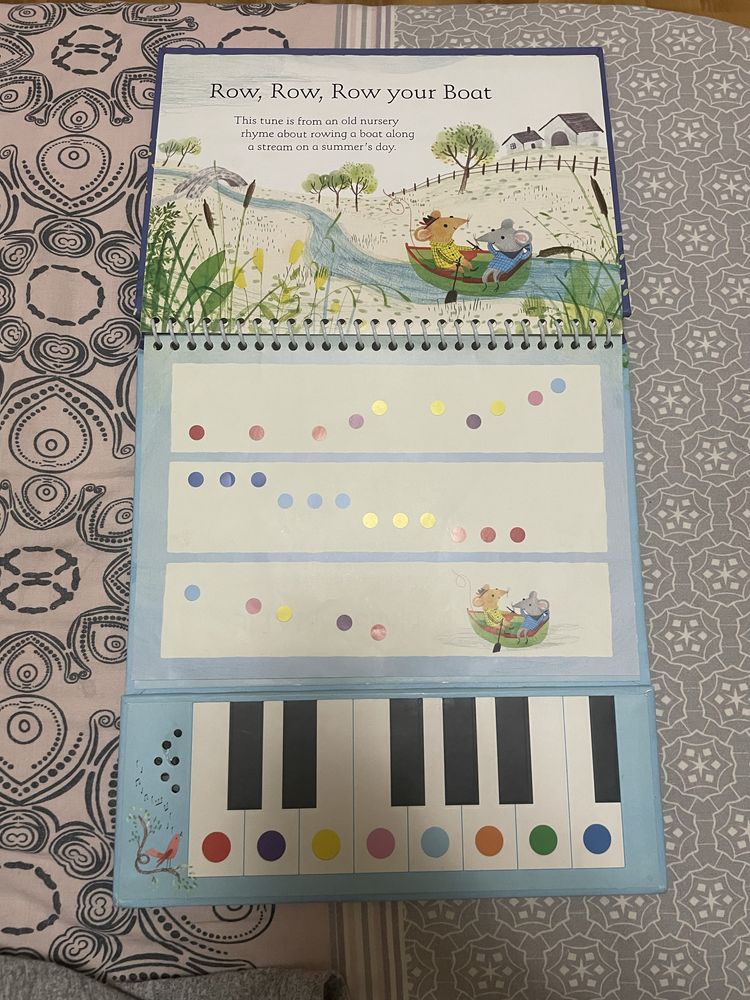 My first keyboard book, музикальна книга