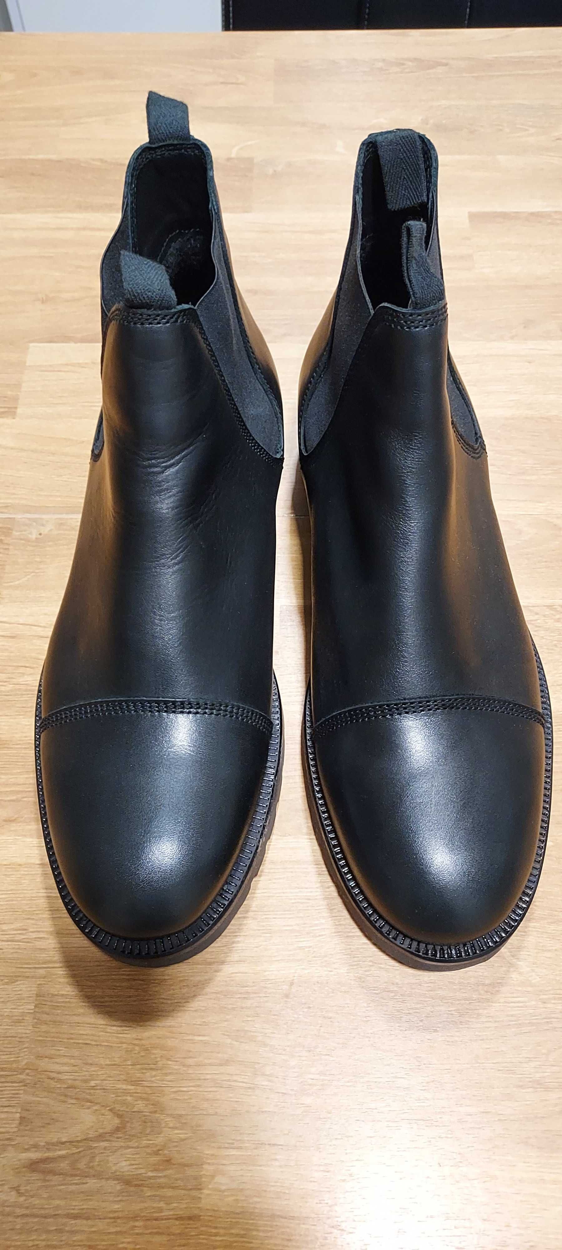 Botas em pele novas Ten Points