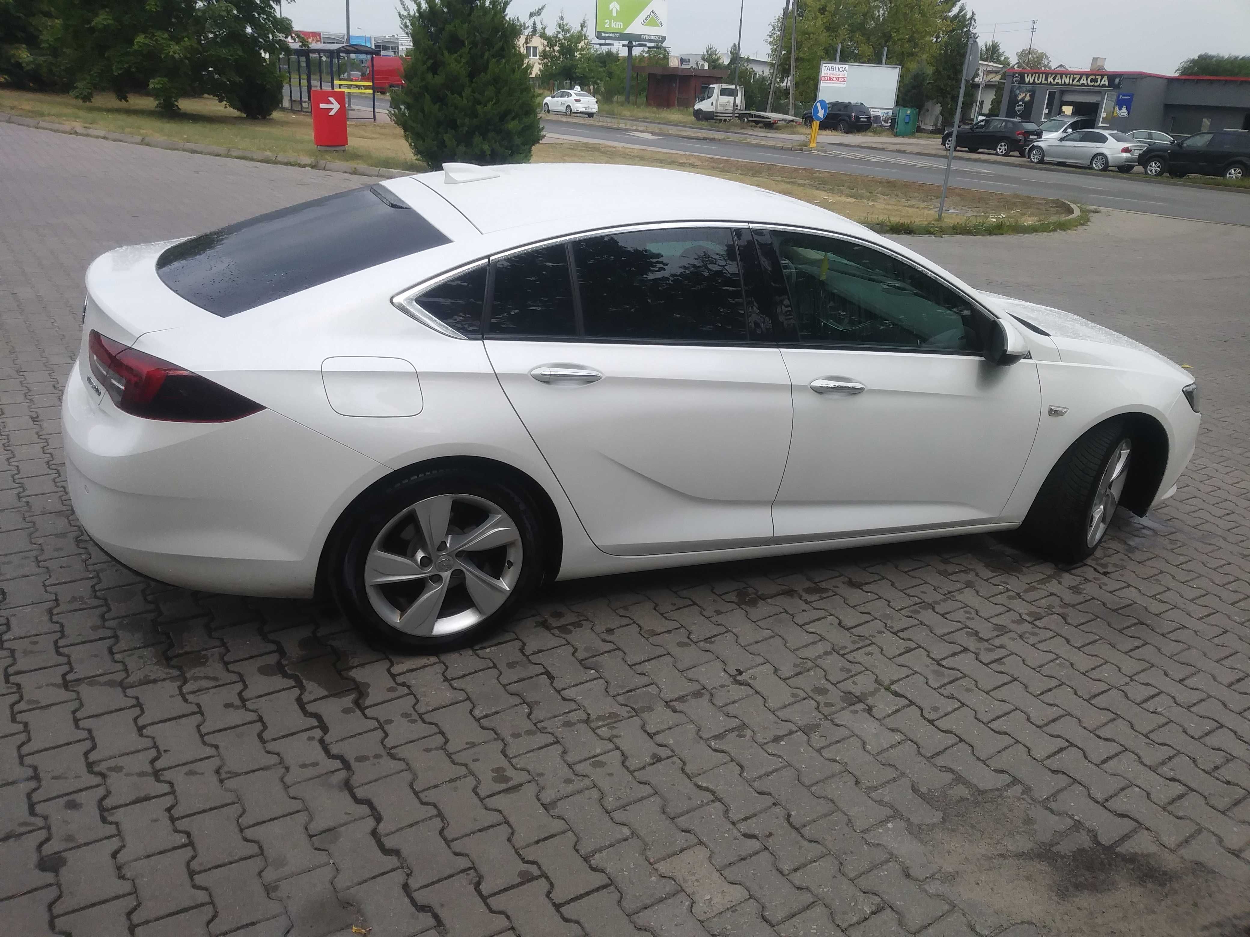 Insignia Grand-Sport manual 170 koni