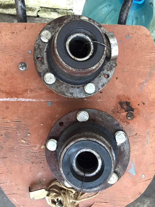 Ступиці Москвич Ваз Волга,Ресори Москвич Диски, Камери Колеса взборі к