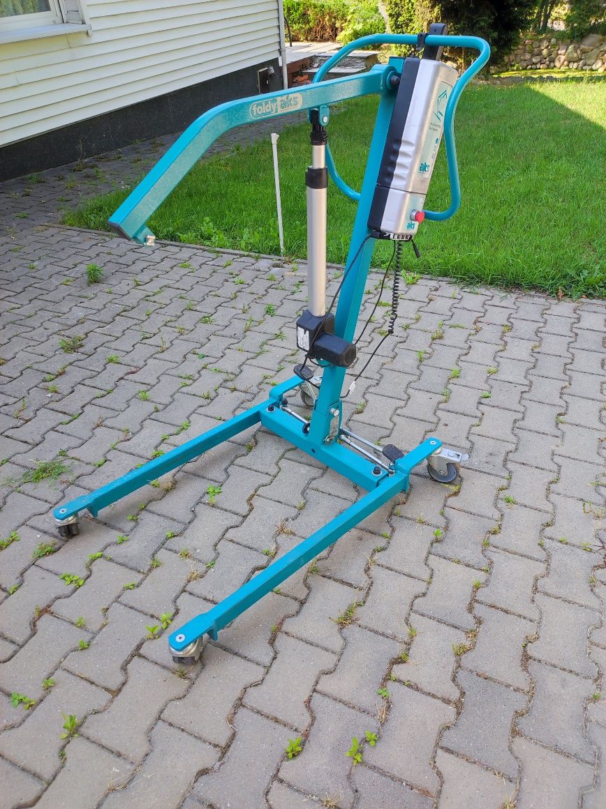 Elektryczny podnośnik AKS osobowy - pacjenta/ chorego
