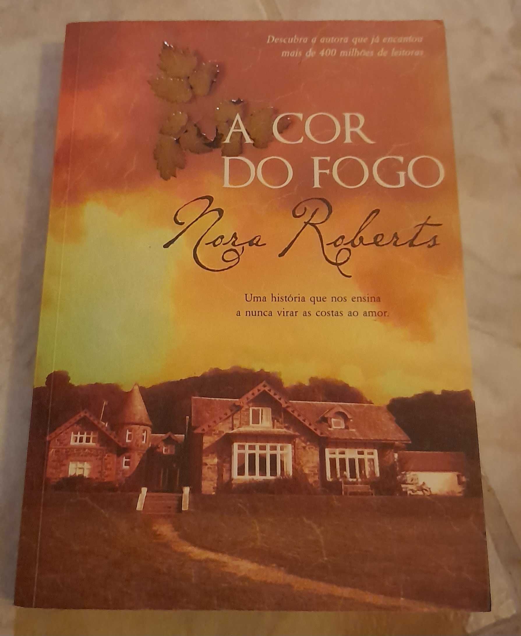 Livro Nora Roberts a cor de fogo