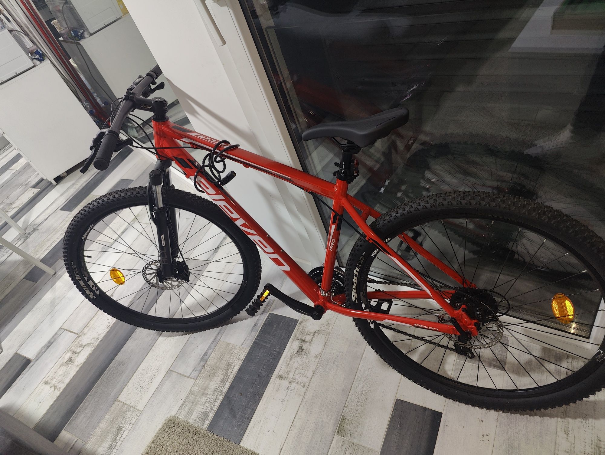 Bicicleta Nova 29" Vermelha - 21 Velocidades (250€ Negociáveis)