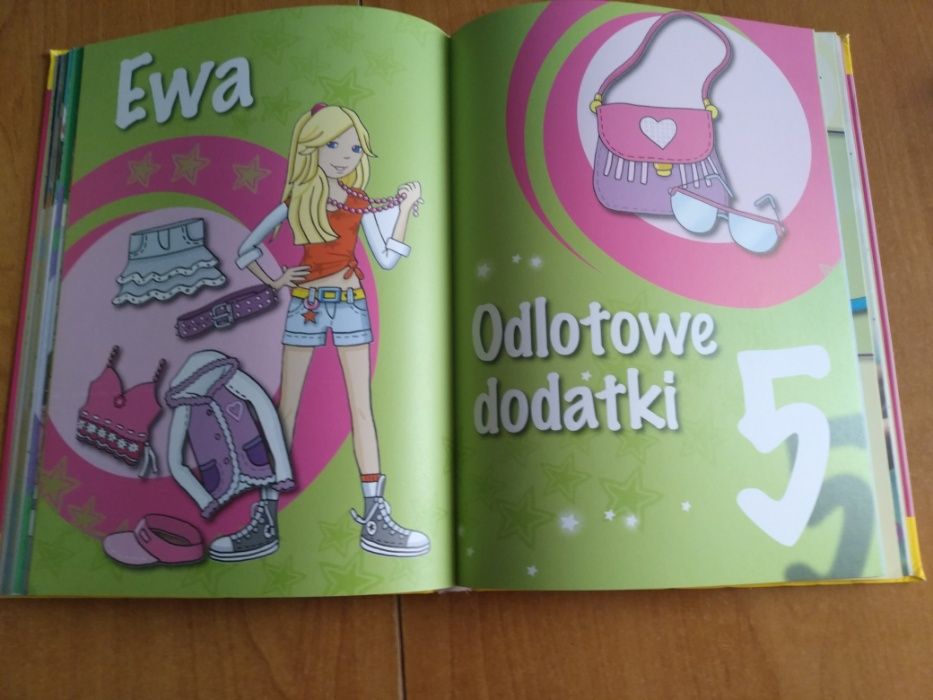 Książka "Niezbędnik każdej dziewczyny"