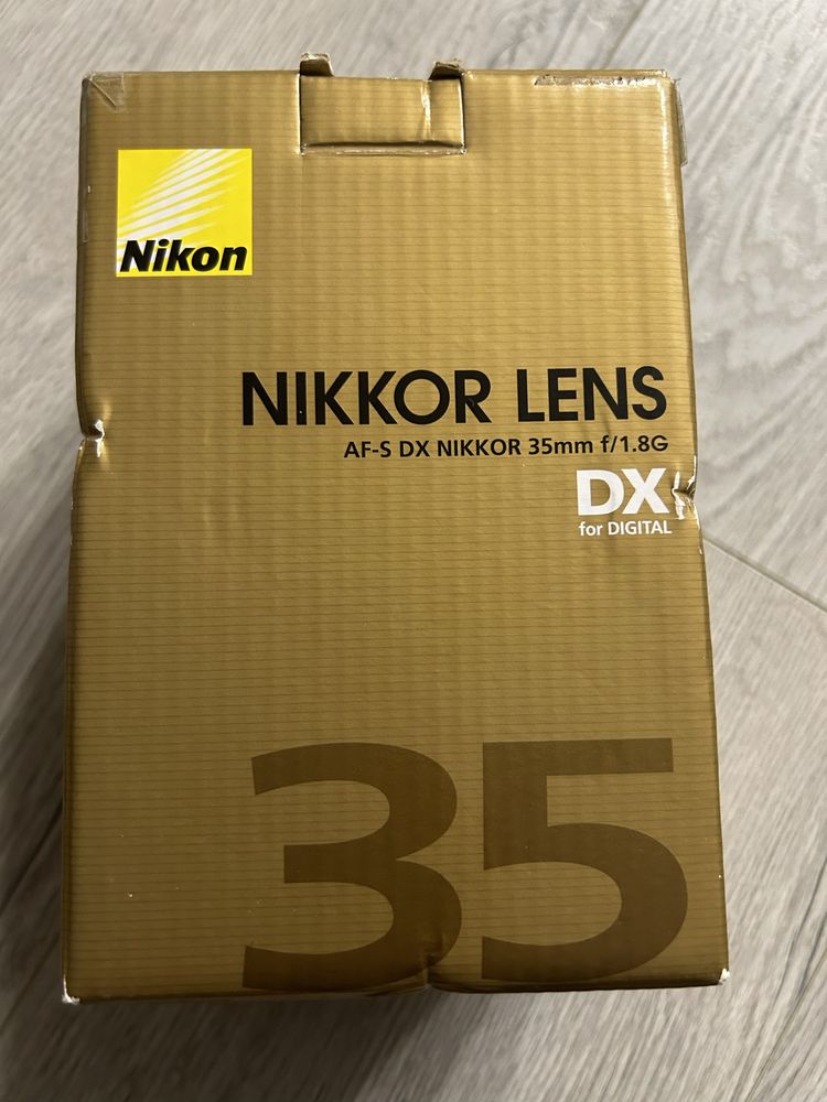Nikon 35mm f/1.8 G DX AF-S Nikkor Об‘єктив