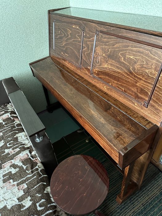 Продается пианино Украина