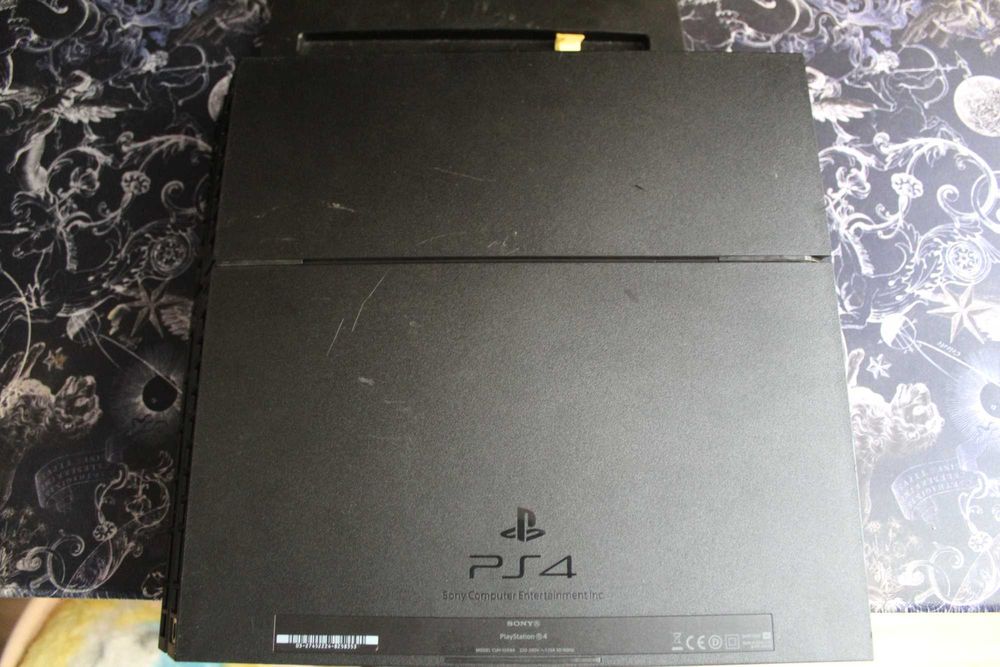 PlayStation 4 fat 500gb + nieoryginalny pad, nie czyta Blu-ray