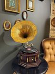 Індійський грамофон "His Master's Voice"