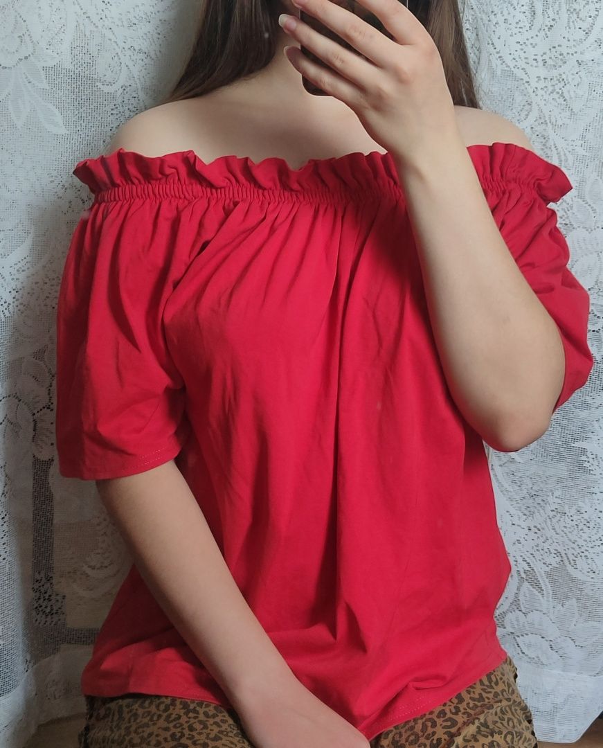 Bawełniana czerwona bluzka damska z krótkim rękawem t-shirt hiszpanka