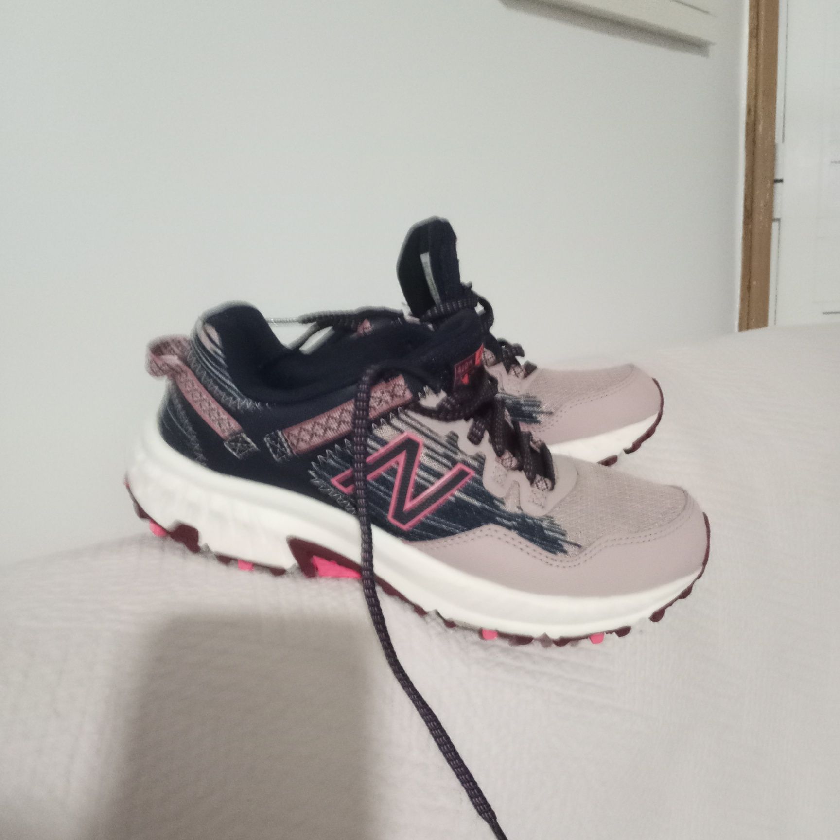 Vendo sapatilhas de senhora New Balance