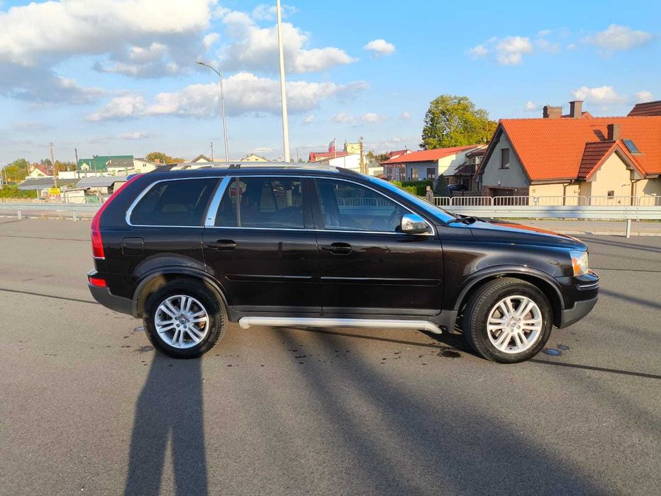 VOLVO XC90 Executive D5 Bezwypadkowy 7 osobowy Ember Black