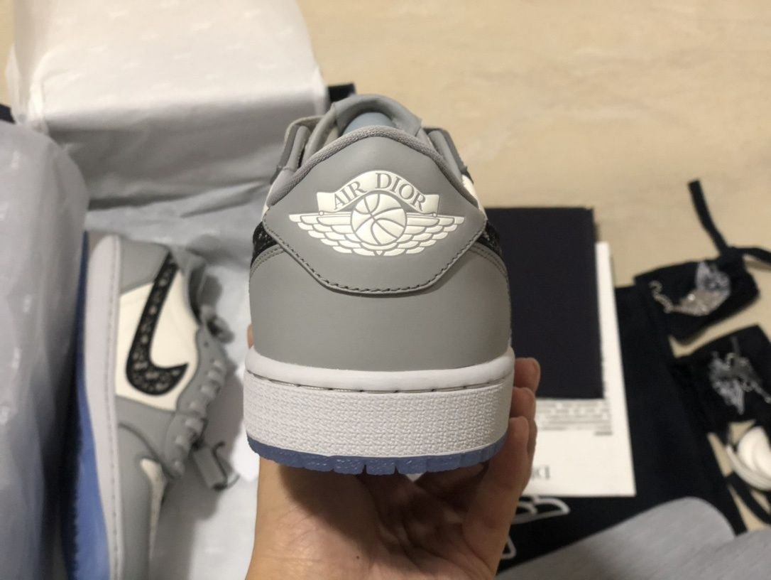 Air Jordan 1 low x Dior