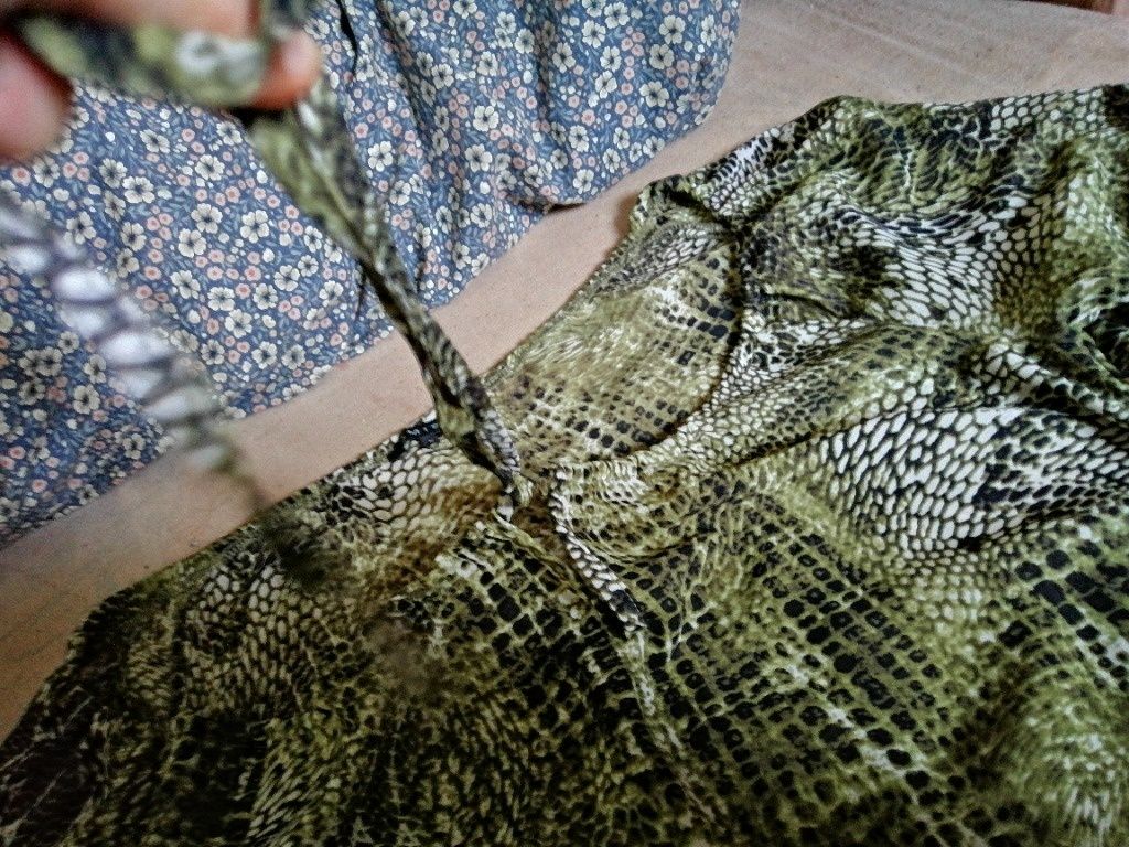 NEW YORKER bluzka w wężowy print bluzeczka koszula. Dobra na Xs S Nowa