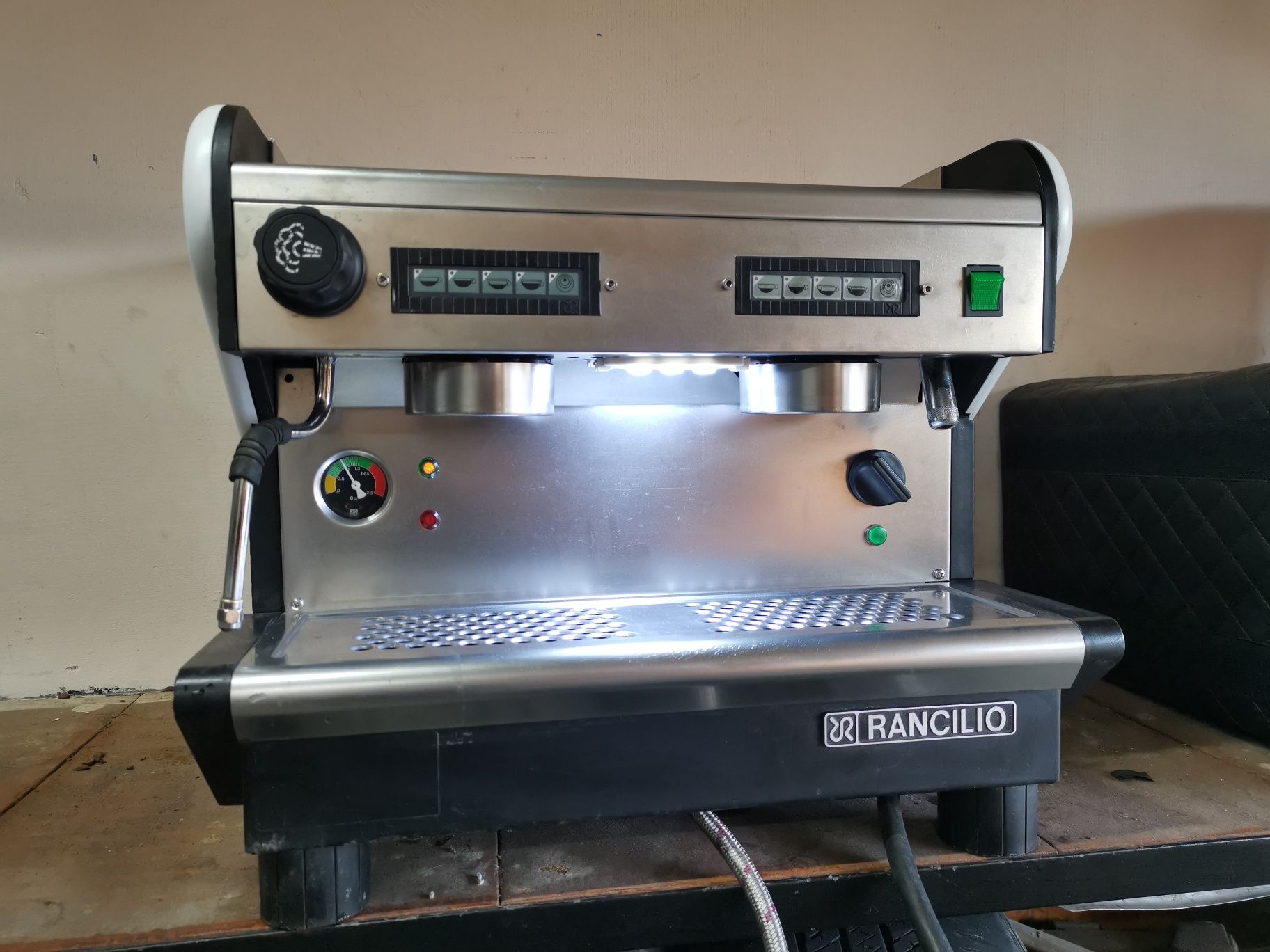 Професійна кавоварка кавомашина Rancilio