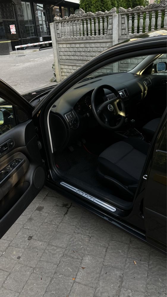 Volkswagen 4 рік 2001