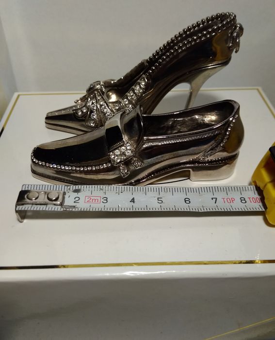 Миниатюрная пара туфелек Romeo /Juliette с кристаллами Сваровски.