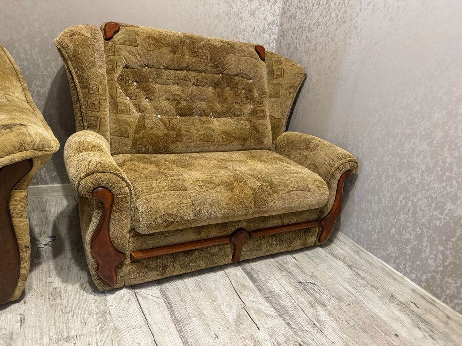 Подам диван в гарному стані