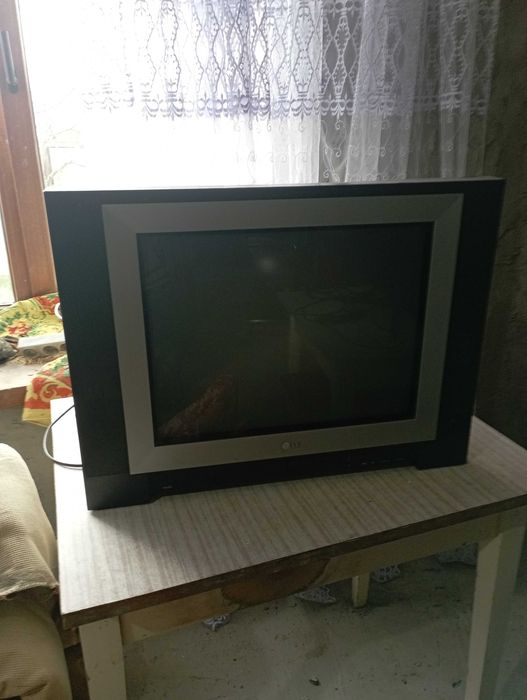 Продам телевизор LG