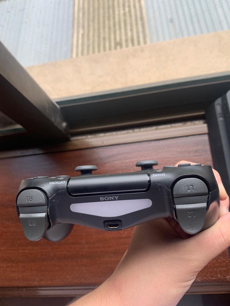 Playstation 4 Pro 1 TB
