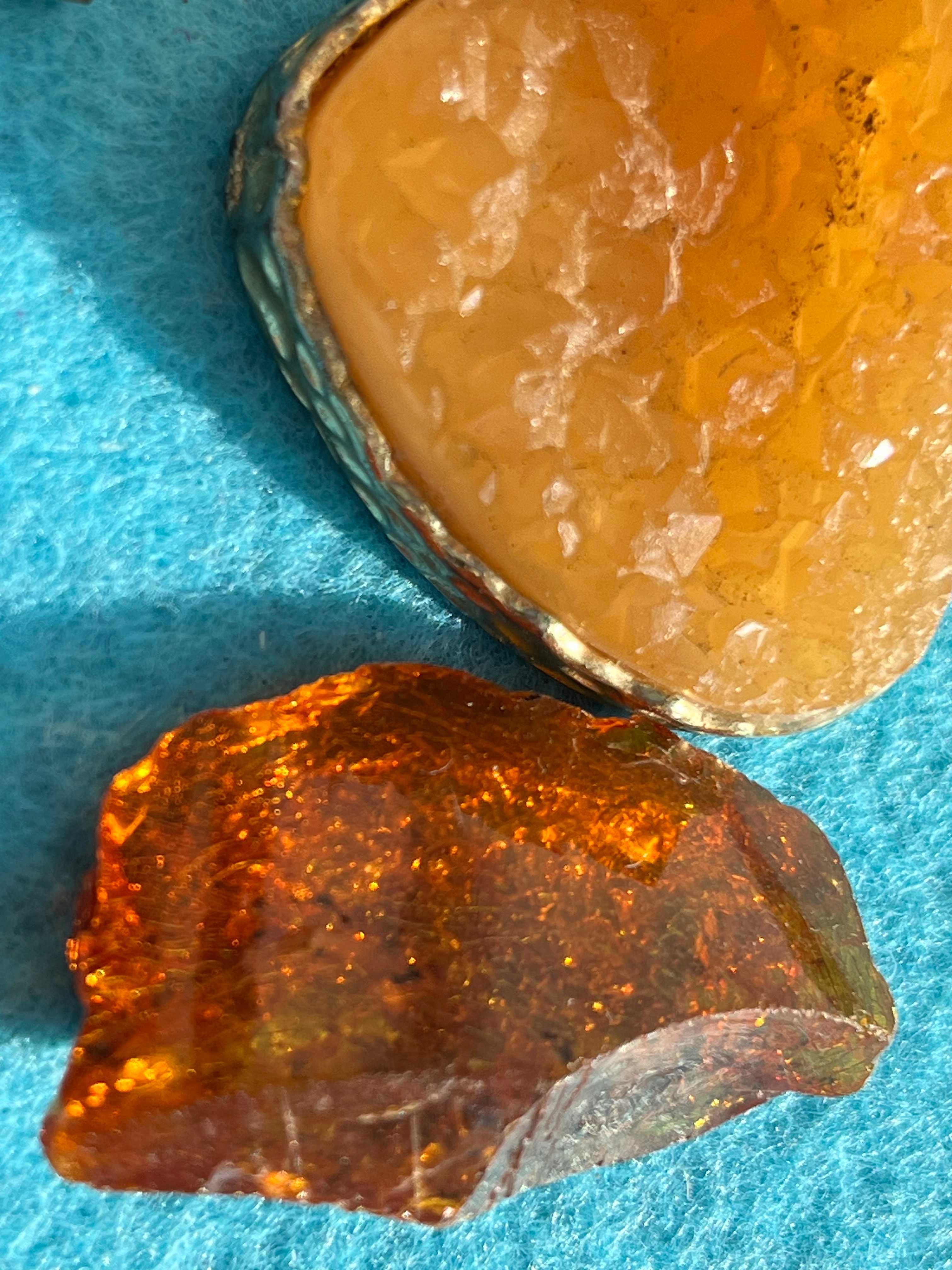 Натуральные камни и минерал.