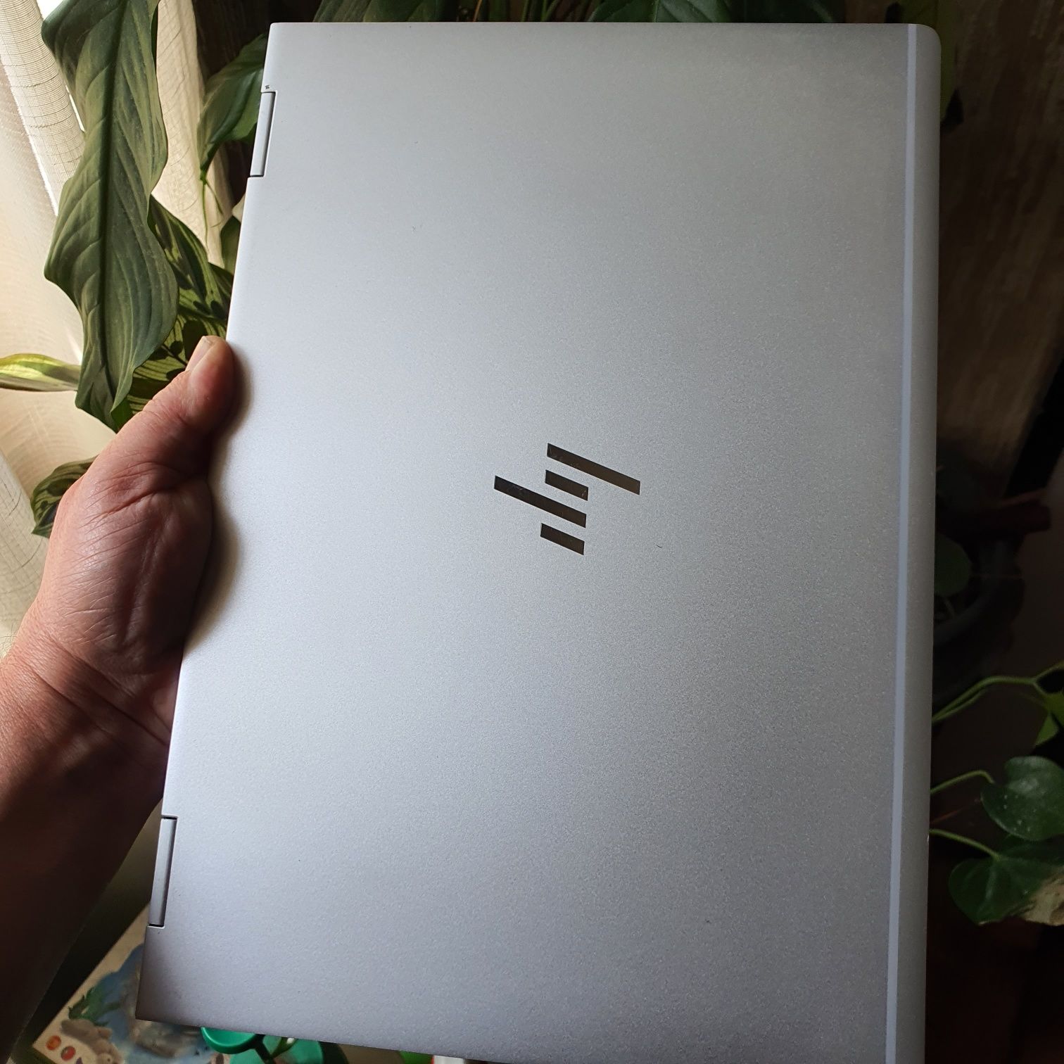 Portátil HP X360 i5  Vpro 8 Gb SSD 512GB