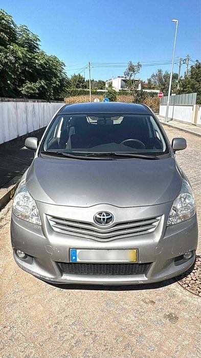 Toyota Verso 2.0 D-4D 7 lugares