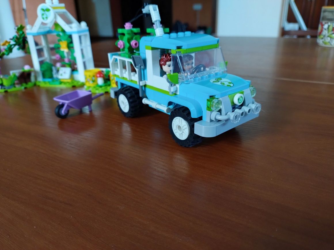 Lego friends 41707 "Автомобіль для саджання дерев"