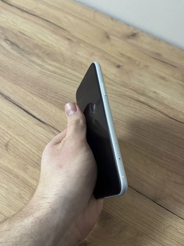 Продам Iphone XR 64gb NEVERLOCK