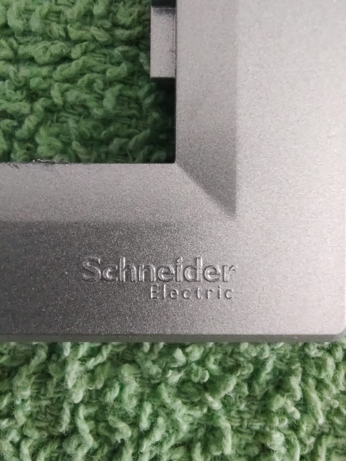 Schneider electric ASFORA kolor ALUMINIUM kontakty, włączniki.