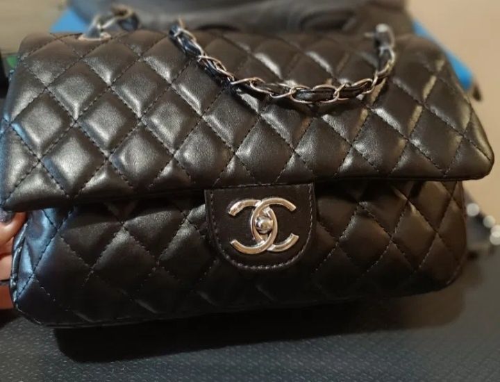 Chanel сумочка продам срочно