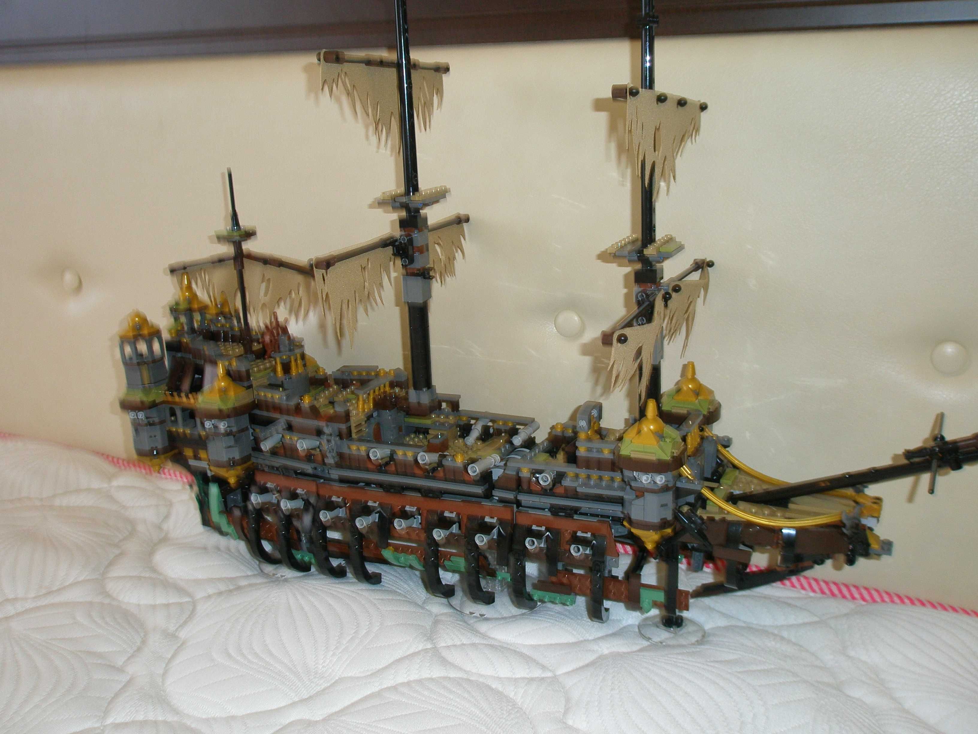 Конструктор LEGO Pirates of the Caribbean Тихая Мэри 71042