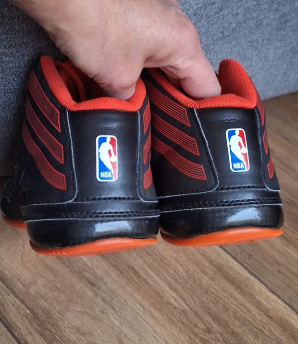 Buty Adidas NBA r. 34