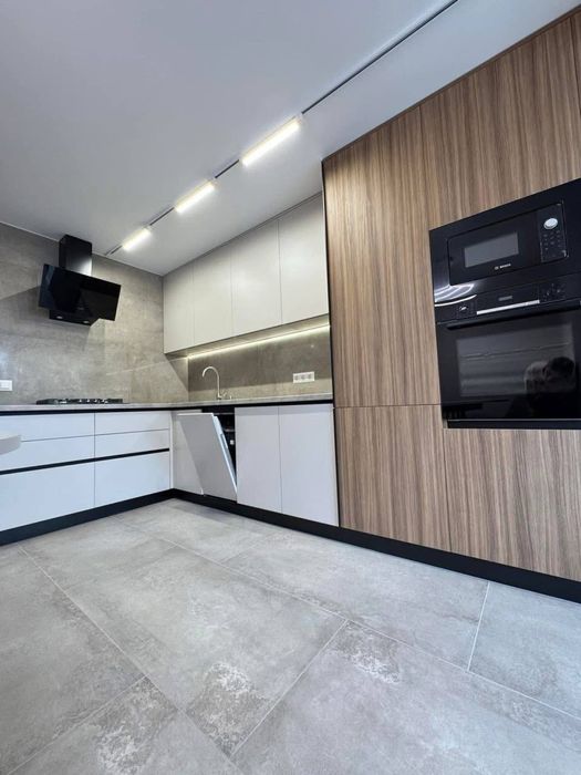 Продаж 3 кімнатної квартири по вул. Текстильна