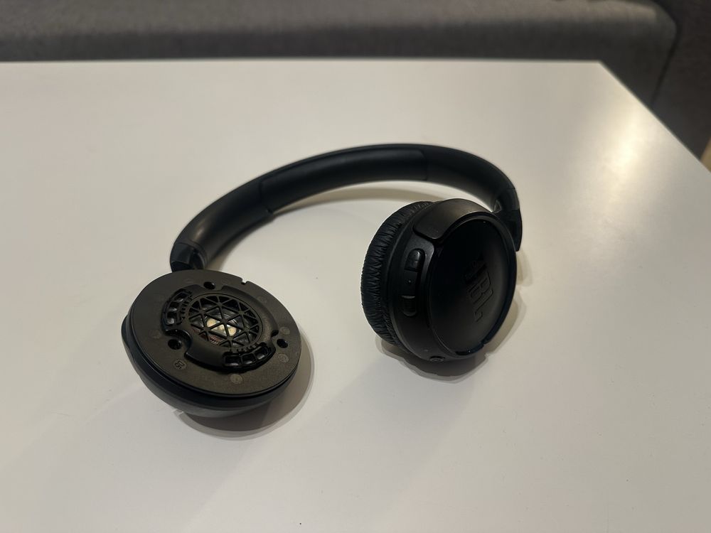 Bezprzewodowe słuchawki nauszne JBL Tune T520