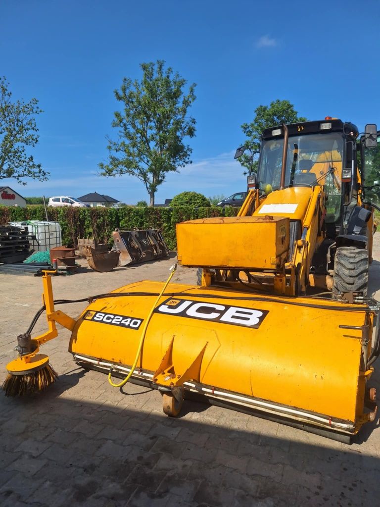 Zamiatarka JCB SC240