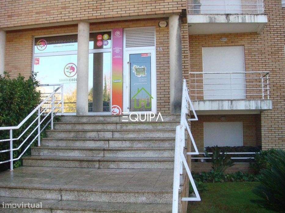 Loja licenciada para comercio e serviços, no centro de Paredes- Excel